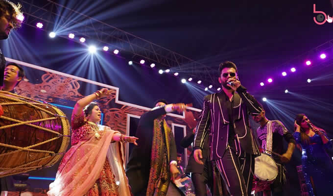 Rahul Vaidya performing in a wedding event