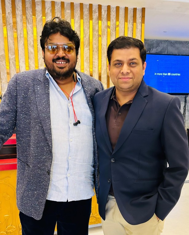 Talented Faisal Malik for a corporate event in Lucknow.