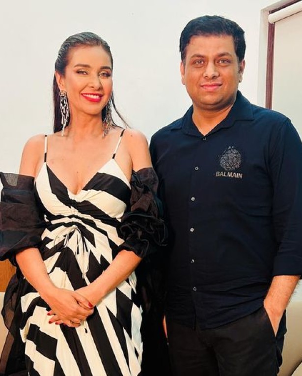 An Inspiring Evening with Lisa Ray at Gallery Silver Scapes' Art Exhibition, Featuring the Evocative Works of Bimdal Das
